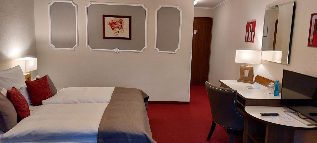 Hotel Weisse Taube Dobeln Exterior photo